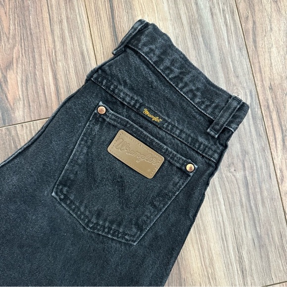 Revamped Wrangler Women's Distressed High Rise Ankle Jeans Tag: 16R • S: 26x31 - Picture 2 of 8